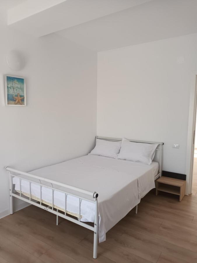 Vila Cosmin Hotel Западен Ефорие Екстериор снимка