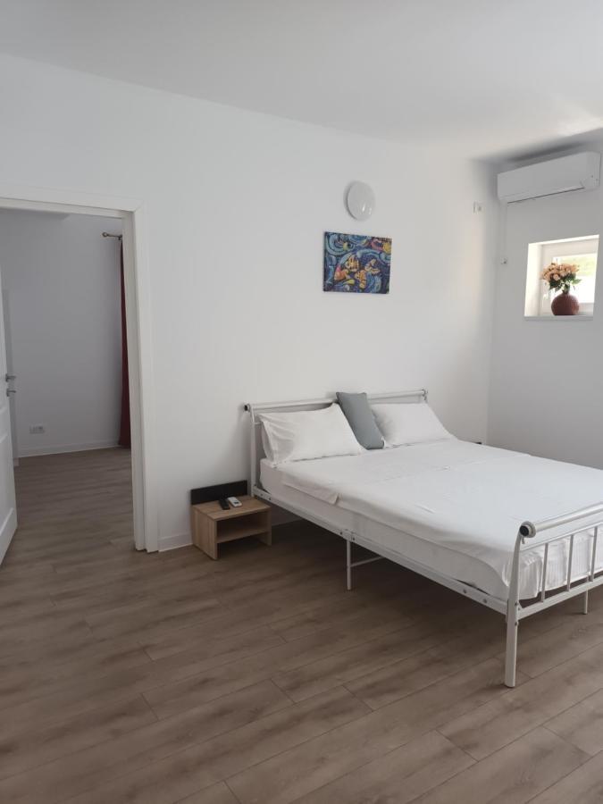 Vila Cosmin Hotel Западен Ефорие Екстериор снимка