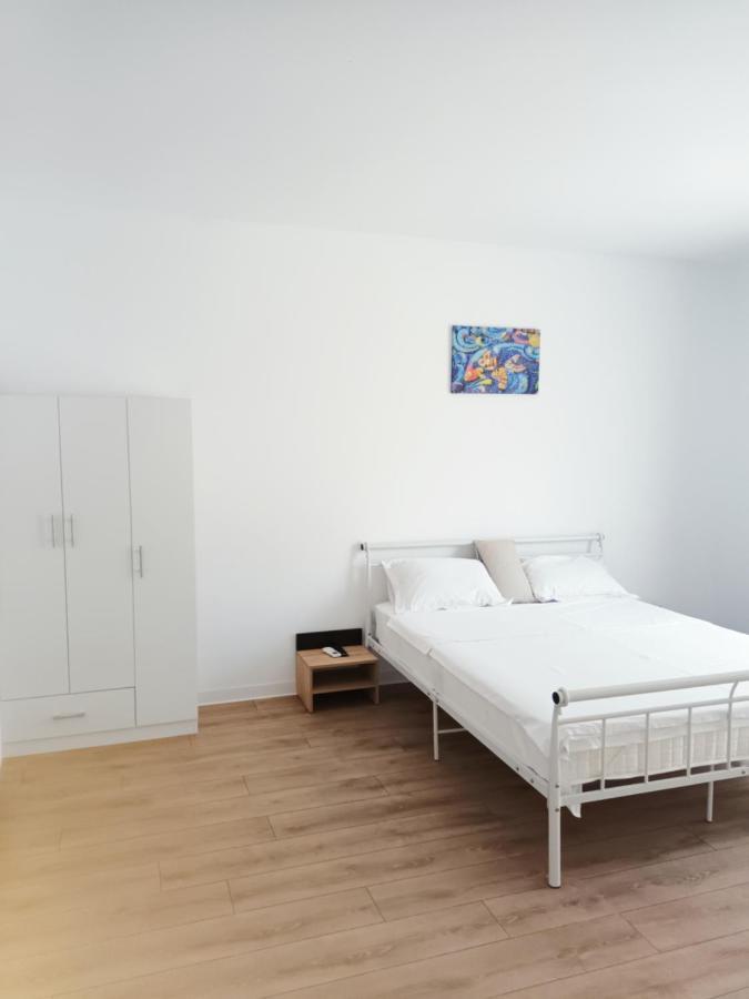Vila Cosmin Hotel Западен Ефорие Екстериор снимка
