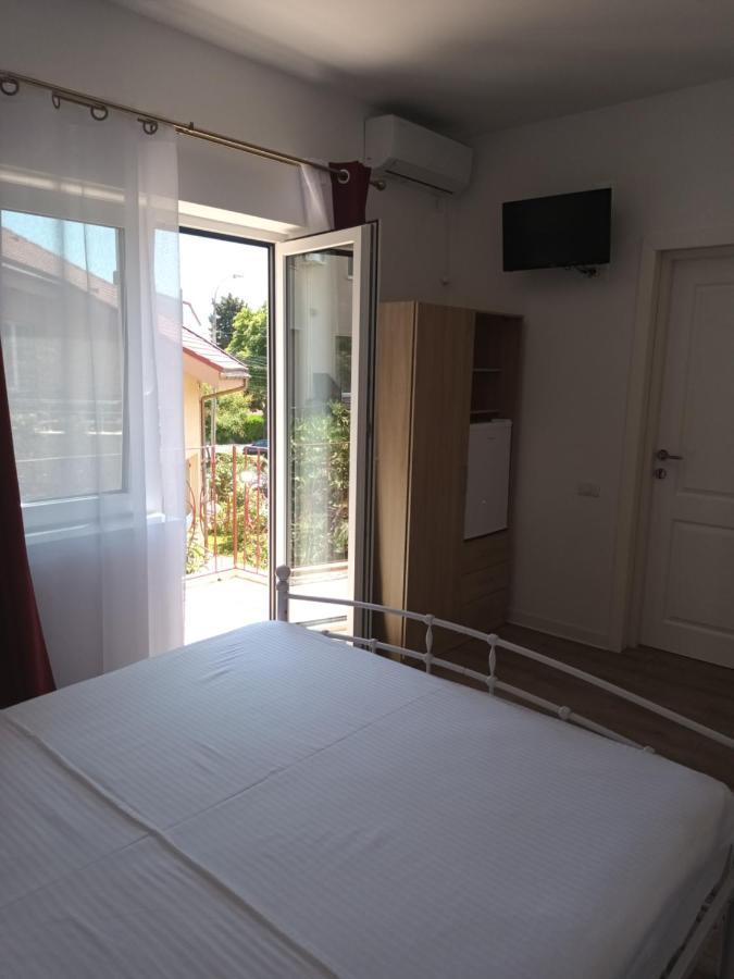 Vila Cosmin Hotel Западен Ефорие Екстериор снимка