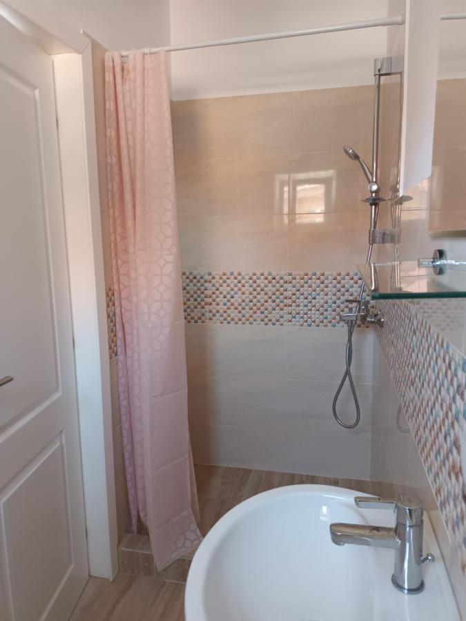 Vila Cosmin Hotel Западен Ефорие Екстериор снимка